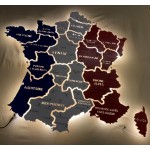 Дерев'яна карта Франції на акрилі з підсвіткою між регіонами, колір Flag