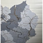 Деталізована багатошарова дерев'яна карта Харківської області з підсвіткою річок, колір Сірий Модерн
