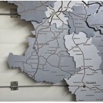 Деталізована багатошарова дерев'яна карта Харківської області з підсвіткою річок, колір Сірий Модерн