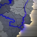 Деталізована багатошарова дерев'яна карта Харківської області з підсвіткою річок, колір Сірий Модерн