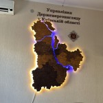 Багатошарова дерев'яна мапа Київської області з підсвіткою річок, колір Брауні