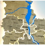 Дерев'яна мапа Київської області з підсвіткою та річками, колір Браун