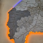 Деталізована дерев'яна карта Львівської області з підсвіткою, колір Модерн