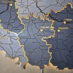 Дерев'яна мапа Вінницької області на акрилі з підсвічуванням між районами, колір Графіт