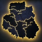 Дерев'яна мапа Вінницької області на акрилі з підсвічуванням між районами, колір Графіт