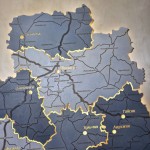 Дерев'яна мапа Вінницької області на акрилі з підсвічуванням між районами, колір Графіт
