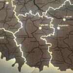 Дерев'яна карта Вінницької області на акрилі з підсвіткою між районами, колір Браун