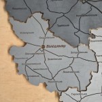 Мапа Волинської області з дерева на акрилі з підсвіткою між районами, колір Модерн