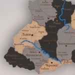 Дерев'яна карта України з підсвічуванням та річками, колір Лофт