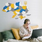 Багатошарова карта України з дерева, колір Патріотичний