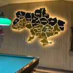 Деталізована дерев'яна карта України з підсвічуванням, колір Прапор