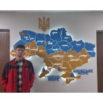 Деталізована дерев'яна карта України з підсвічуванням, колір Прапор
