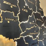 Дерев'яна мапа України на акрилі з підсвіткою областей, колір Чорний