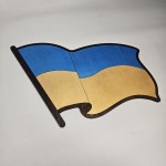 Прапор України з дерева на стіну