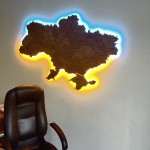 Дерев'яна карта України з підсвіткою, колір Горіх