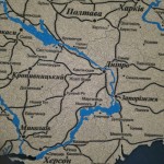 Деталізована пробкова (коркова) мапа України з написами міст, річками та дорогами