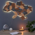 Дерев'яна карта України з підсвіткою та річками, колір Вулкан