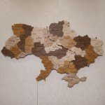 Карта України з підсвіткою річок, колір Золотий
