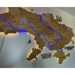 Деталізована дерев'яна карта України з підсвіткою та річками, колір Світле дерево