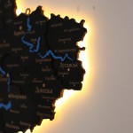 Дерев'яна карта України з підсвіткою та річками, колір Чорний