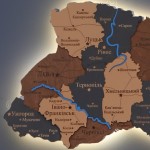 Дерев'яна карта України з підсвіткою та річками, колір Вулкан