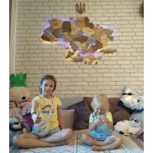 Багатошарова карта України з підсвіткою річок, колір Тауп