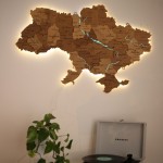 Дерев'яна мапа України з підсвічуванням річок, колір Світлий Горіх