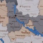 Дерев'яна карта України з річками та дорогами, колір Прованс