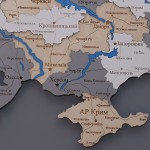 Дерев'яна карта України з річками та дорогами, колір Прованс