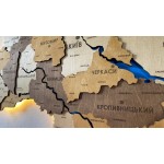 Деталізована дерев'яна карта України з підсвіткою та річками, колір Карамель