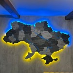 Дерев'яна карта України з річками та підсвіткою, колір Хай-тек