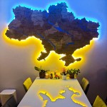 Дерев'яна мапа України з підсвіткою та річками, колір Горіх