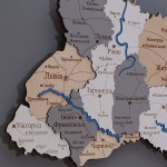 Дерев'яна карта України з річками та підсвіткою, колір Прованс