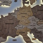 Дерев'яна багатошарова карта Європи з підсвіткою, колір Світлий Горіх