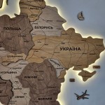 Дерев'яна багатошарова карта Європи з підсвіткою, колір Світлий Горіх